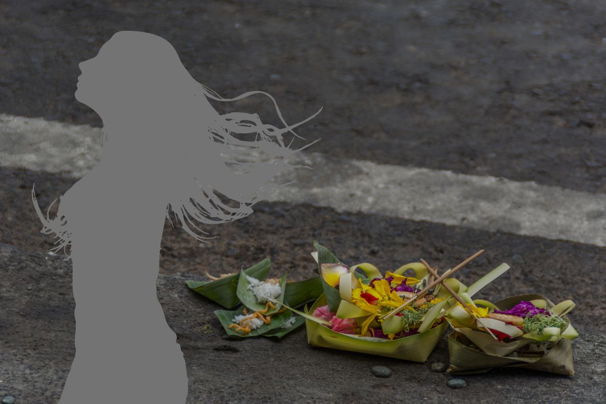 道路脇の花に頭を下げた夜 ― 一礼が呼んだもの